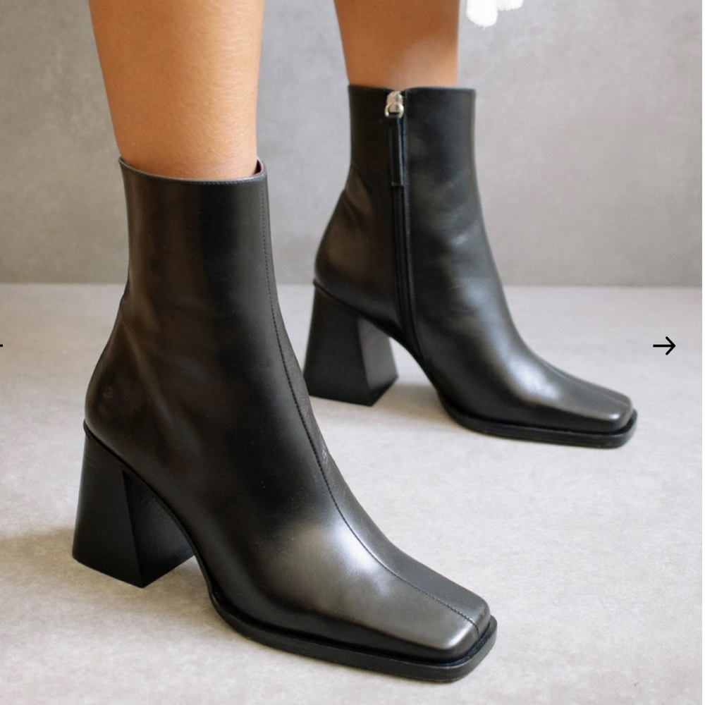ALOHAS - South Black Leather sz 40